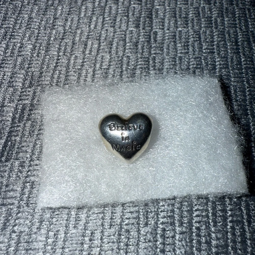 Authentic Pandora Disney Mickey and Minnie Kiss Heart Sterling Silver Charm